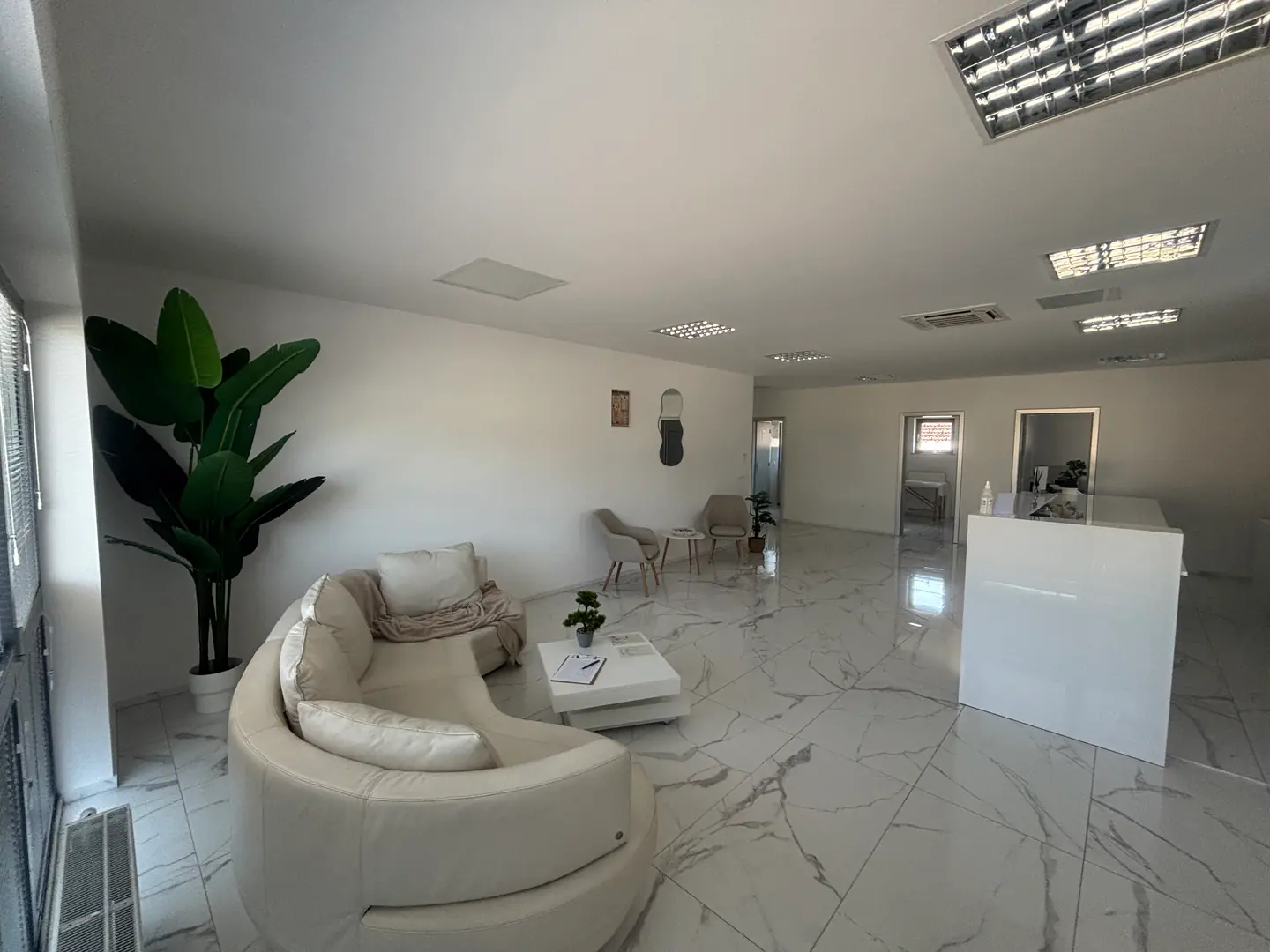 Salon prostor 4